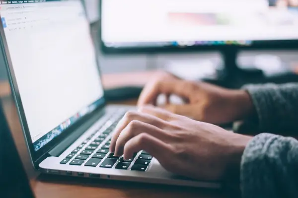 Wstępniak: Innowacyjność automatyzacji treści dla MŚP