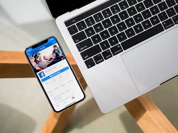 Korzyści z automatyzacji postów na Facebooku