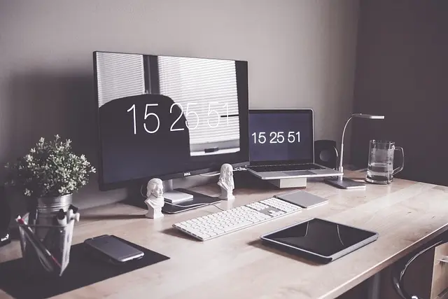 Podsumowanie korzyści z wykorzystania AI w marketingu dla małych firm