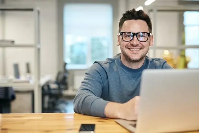 Sztuczna Inteligencja i Personalizacja: Nowa Era Komunikacji